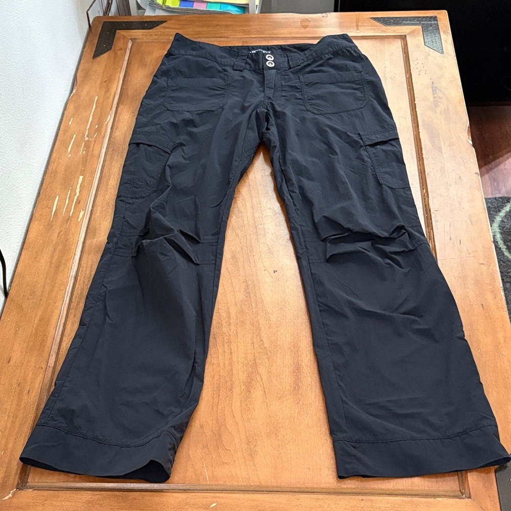 Arc'teryx Black Cargo Pants Size 8